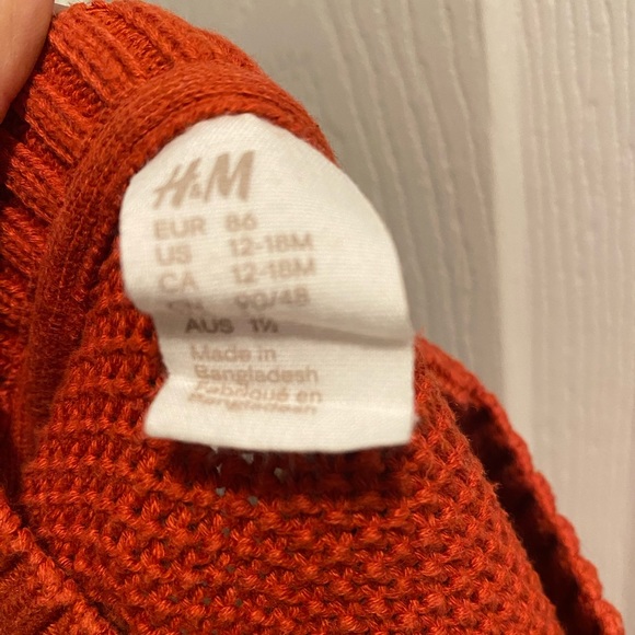 H&M knit sweater - Picture 9 of 9